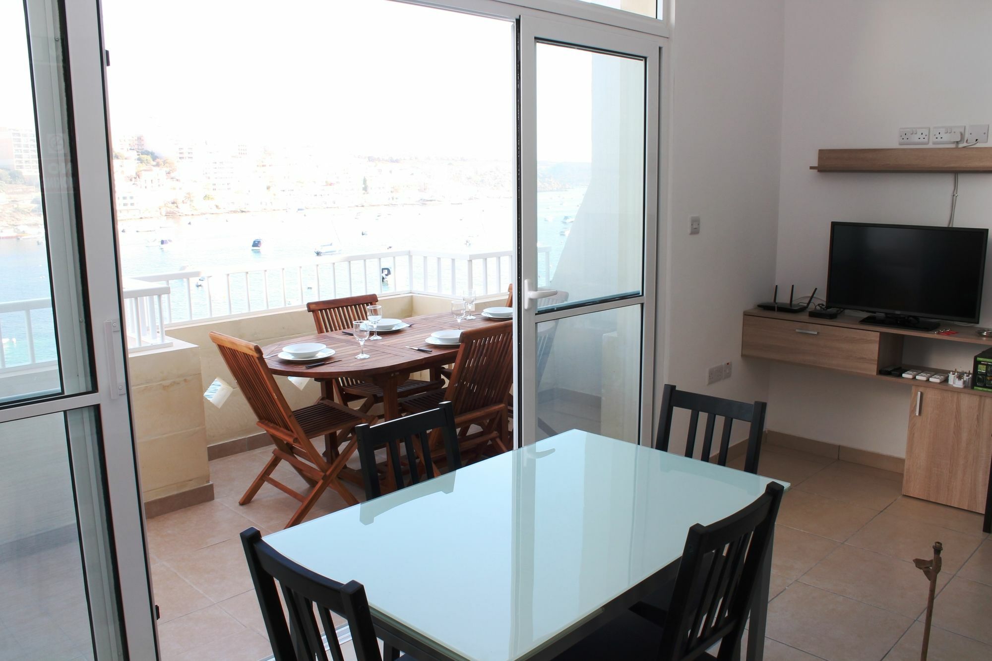 Blue Harbour Seafront 3 Bedroom Apartment, With Spectacular Sea Views From Terrace - By Getawaysmalta Σεντ Πόλς Μπέι Εξωτερικό φωτογραφία